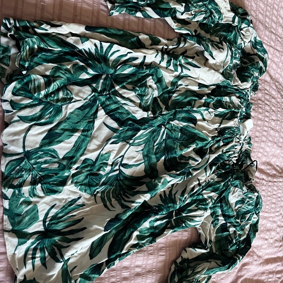 H&M off the shoulder tropical top size 2 - Picture 1 of 2
